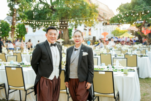 มรภ.เทพสตรี จัดงาน “สำรับกับข้าว 3 บุรี” อย่างงดงามด้วยศิลป์แห่งการจัดสำรับ บูรณาการทุกภาคส่วน ภายใต้การเป็นประธานเปิดงานของผู้ว่าราชการจังหวัดลพบุรี รวมพลัง Soft Power จากนางงาม Mister และศิลปินชื่อดัง ร่วมถ่ายทอดเสน่ห์อาหารท้องถิ่นสู่สังคม เบื้องหลังความสำเร็จเกิดจากการต่อยอดงานวิจัยภาคสนาม สู่การสร้างสรรค์ประสบการณ์อาหารไทยแบบ Fine Dining ยกระดับอาหารท้องถิ่นสู่เวที Soft Power และขับเคลื่อนสู่เศรษฐกิจสร้างสรรค์อย่างเป็นรูปธรรม