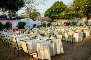 มรภ.เทพสตรี จัดงาน “สำรับกับข้าว 3 บุรี” อย่างงดงามด้วยศิลป์แห่งการจัดสำรับ บูรณาการทุกภาคส่วน ภายใต้การเป็นประธานเปิดงานของผู้ว่าราชการจังหวัดลพบุรี รวมพลัง Soft Power จากนางงาม Mister และศิลปินชื่อดัง ร่วมถ่ายทอดเสน่ห์อาหารท้องถิ่นสู่สังคม เบื้องหลังความสำเร็จเกิดจากการต่อยอดงานวิจัยภาคสนาม สู่การสร้างสรรค์ประสบการณ์อาหารไทยแบบ Fine Dining ยกระดับอาหารท้องถิ่นสู่เวที Soft Power และขับเคลื่อนสู่เศรษฐกิจสร้างสรรค์อย่างเป็นรูปธรรม