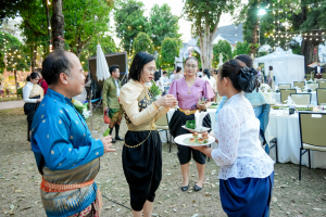 มรภ.เทพสตรี จัดงาน “สำรับกับข้าว 3 บุรี” อย่างงดงามด้วยศิลป์แห่งการจัดสำรับ บูรณาการทุกภาคส่วน ภายใต้การเป็นประธานเปิดงานของผู้ว่าราชการจังหวัดลพบุรี รวมพลัง Soft Power จากนางงาม Mister และศิลปินชื่อดัง ร่วมถ่ายทอดเสน่ห์อาหารท้องถิ่นสู่สังคม เบื้องหลังความสำเร็จเกิดจากการต่อยอดงานวิจัยภาคสนาม สู่การสร้างสรรค์ประสบการณ์อาหารไทยแบบ Fine Dining ยกระดับอาหารท้องถิ่นสู่เวที Soft Power และขับเคลื่อนสู่เศรษฐกิจสร้างสรรค์อย่างเป็นรูปธรรม