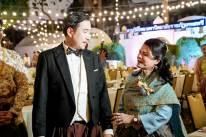 มรภ.เทพสตรี จัดงาน “สำรับกับข้าว 3 บุรี” อย่างงดงามด้วยศิลป์แห่งการจัดสำรับ บูรณาการทุกภาคส่วน ภายใต้การเป็นประธานเปิดงานของผู้ว่าราชการจังหวัดลพบุรี รวมพลัง Soft Power จากนางงาม Mister และศิลปินชื่อดัง ร่วมถ่ายทอดเสน่ห์อาหารท้องถิ่นสู่สังคม เบื้องหลังความสำเร็จเกิดจากการต่อยอดงานวิจัยภาคสนาม สู่การสร้างสรรค์ประสบการณ์อาหารไทยแบบ Fine Dining ยกระดับอาหารท้องถิ่นสู่เวที Soft Power และขับเคลื่อนสู่เศรษฐกิจสร้างสรรค์อย่างเป็นรูปธรรม