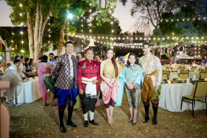 มรภ.เทพสตรี จัดงาน “สำรับกับข้าว 3 บุรี” อย่างงดงามด้วยศิลป์แห่งการจัดสำรับ บูรณาการทุกภาคส่วน ภายใต้การเป็นประธานเปิดงานของผู้ว่าราชการจังหวัดลพบุรี รวมพลัง Soft Power จากนางงาม Mister และศิลปินชื่อดัง ร่วมถ่ายทอดเสน่ห์อาหารท้องถิ่นสู่สังคม เบื้องหลังความสำเร็จเกิดจากการต่อยอดงานวิจัยภาคสนาม สู่การสร้างสรรค์ประสบการณ์อาหารไทยแบบ Fine Dining ยกระดับอาหารท้องถิ่นสู่เวที Soft Power และขับเคลื่อนสู่เศรษฐกิจสร้างสรรค์อย่างเป็นรูปธรรม