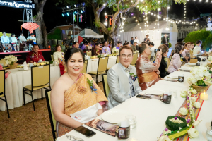 มรภ.เทพสตรี จัดงาน “สำรับกับข้าว 3 บุรี” อย่างงดงามด้วยศิลป์แห่งการจัดสำรับ บูรณาการทุกภาคส่วน ภายใต้การเป็นประธานเปิดงานของผู้ว่าราชการจังหวัดลพบุรี รวมพลัง Soft Power จากนางงาม Mister และศิลปินชื่อดัง ร่วมถ่ายทอดเสน่ห์อาหารท้องถิ่นสู่สังคม เบื้องหลังความสำเร็จเกิดจากการต่อยอดงานวิจัยภาคสนาม สู่การสร้างสรรค์ประสบการณ์อาหารไทยแบบ Fine Dining ยกระดับอาหารท้องถิ่นสู่เวที Soft Power และขับเคลื่อนสู่เศรษฐกิจสร้างสรรค์อย่างเป็นรูปธรรม