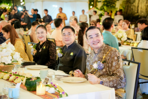 มรภ.เทพสตรี จัดงาน “สำรับกับข้าว 3 บุรี” อย่างงดงามด้วยศิลป์แห่งการจัดสำรับ บูรณาการทุกภาคส่วน ภายใต้การเป็นประธานเปิดงานของผู้ว่าราชการจังหวัดลพบุรี รวมพลัง Soft Power จากนางงาม Mister และศิลปินชื่อดัง ร่วมถ่ายทอดเสน่ห์อาหารท้องถิ่นสู่สังคม เบื้องหลังความสำเร็จเกิดจากการต่อยอดงานวิจัยภาคสนาม สู่การสร้างสรรค์ประสบการณ์อาหารไทยแบบ Fine Dining ยกระดับอาหารท้องถิ่นสู่เวที Soft Power และขับเคลื่อนสู่เศรษฐกิจสร้างสรรค์อย่างเป็นรูปธรรม