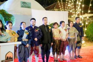 มรภ.เทพสตรี จัดงาน “สำรับกับข้าว 3 บุรี” อย่างงดงามด้วยศิลป์แห่งการจัดสำรับ บูรณาการทุกภาคส่วน ภายใต้การเป็นประธานเปิดงานของผู้ว่าราชการจังหวัดลพบุรี รวมพลัง Soft Power จากนางงาม Mister และศิลปินชื่อดัง ร่วมถ่ายทอดเสน่ห์อาหารท้องถิ่นสู่สังคม เบื้องหลังความสำเร็จเกิดจากการต่อยอดงานวิจัยภาคสนาม สู่การสร้างสรรค์ประสบการณ์อาหารไทยแบบ Fine Dining ยกระดับอาหารท้องถิ่นสู่เวที Soft Power และขับเคลื่อนสู่เศรษฐกิจสร้างสรรค์อย่างเป็นรูปธรรม