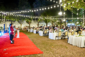 มรภ.เทพสตรี จัดงาน “สำรับกับข้าว 3 บุรี” อย่างงดงามด้วยศิลป์แห่งการจัดสำรับ บูรณาการทุกภาคส่วน ภายใต้การเป็นประธานเปิดงานของผู้ว่าราชการจังหวัดลพบุรี รวมพลัง Soft Power จากนางงาม Mister และศิลปินชื่อดัง ร่วมถ่ายทอดเสน่ห์อาหารท้องถิ่นสู่สังคม เบื้องหลังความสำเร็จเกิดจากการต่อยอดงานวิจัยภาคสนาม สู่การสร้างสรรค์ประสบการณ์อาหารไทยแบบ Fine Dining ยกระดับอาหารท้องถิ่นสู่เวที Soft Power และขับเคลื่อนสู่เศรษฐกิจสร้างสรรค์อย่างเป็นรูปธรรม