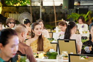 มรภ.เทพสตรี จัดงาน “สำรับกับข้าว 3 บุรี” อย่างงดงามด้วยศิลป์แห่งการจัดสำรับ บูรณาการทุกภาคส่วน ภายใต้การเป็นประธานเปิดงานของผู้ว่าราชการจังหวัดลพบุรี รวมพลัง Soft Power จากนางงาม Mister และศิลปินชื่อดัง ร่วมถ่ายทอดเสน่ห์อาหารท้องถิ่นสู่สังคม เบื้องหลังความสำเร็จเกิดจากการต่อยอดงานวิจัยภาคสนาม สู่การสร้างสรรค์ประสบการณ์อาหารไทยแบบ Fine Dining ยกระดับอาหารท้องถิ่นสู่เวที Soft Power และขับเคลื่อนสู่เศรษฐกิจสร้างสรรค์อย่างเป็นรูปธรรม