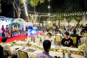 มรภ.เทพสตรี จัดงาน “สำรับกับข้าว 3 บุรี” อย่างงดงามด้วยศิลป์แห่งการจัดสำรับ บูรณาการทุกภาคส่วน ภายใต้การเป็นประธานเปิดงานของผู้ว่าราชการจังหวัดลพบุรี รวมพลัง Soft Power จากนางงาม Mister และศิลปินชื่อดัง ร่วมถ่ายทอดเสน่ห์อาหารท้องถิ่นสู่สังคม เบื้องหลังความสำเร็จเกิดจากการต่อยอดงานวิจัยภาคสนาม สู่การสร้างสรรค์ประสบการณ์อาหารไทยแบบ Fine Dining ยกระดับอาหารท้องถิ่นสู่เวที Soft Power และขับเคลื่อนสู่เศรษฐกิจสร้างสรรค์อย่างเป็นรูปธรรม