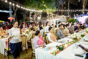 มรภ.เทพสตรี จัดงาน “สำรับกับข้าว 3 บุรี” อย่างงดงามด้วยศิลป์แห่งการจัดสำรับ บูรณาการทุกภาคส่วน ภายใต้การเป็นประธานเปิดงานของผู้ว่าราชการจังหวัดลพบุรี รวมพลัง Soft Power จากนางงาม Mister และศิลปินชื่อดัง ร่วมถ่ายทอดเสน่ห์อาหารท้องถิ่นสู่สังคม เบื้องหลังความสำเร็จเกิดจากการต่อยอดงานวิจัยภาคสนาม สู่การสร้างสรรค์ประสบการณ์อาหารไทยแบบ Fine Dining ยกระดับอาหารท้องถิ่นสู่เวที Soft Power และขับเคลื่อนสู่เศรษฐกิจสร้างสรรค์อย่างเป็นรูปธรรม