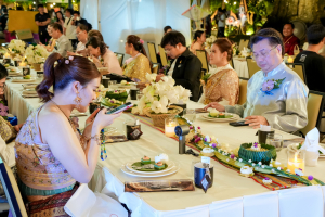 มรภ.เทพสตรี จัดงาน “สำรับกับข้าว 3 บุรี” อย่างงดงามด้วยศิลป์แห่งการจัดสำรับ บูรณาการทุกภาคส่วน ภายใต้การเป็นประธานเปิดงานของผู้ว่าราชการจังหวัดลพบุรี รวมพลัง Soft Power จากนางงาม Mister และศิลปินชื่อดัง ร่วมถ่ายทอดเสน่ห์อาหารท้องถิ่นสู่สังคม เบื้องหลังความสำเร็จเกิดจากการต่อยอดงานวิจัยภาคสนาม สู่การสร้างสรรค์ประสบการณ์อาหารไทยแบบ Fine Dining ยกระดับอาหารท้องถิ่นสู่เวที Soft Power และขับเคลื่อนสู่เศรษฐกิจสร้างสรรค์อย่างเป็นรูปธรรม