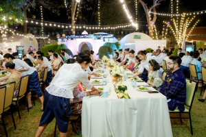 มรภ.เทพสตรี จัดงาน “สำรับกับข้าว 3 บุรี” อย่างงดงามด้วยศิลป์แห่งการจัดสำรับ บูรณาการทุกภาคส่วน ภายใต้การเป็นประธานเปิดงานของผู้ว่าราชการจังหวัดลพบุรี รวมพลัง Soft Power จากนางงาม Mister และศิลปินชื่อดัง ร่วมถ่ายทอดเสน่ห์อาหารท้องถิ่นสู่สังคม เบื้องหลังความสำเร็จเกิดจากการต่อยอดงานวิจัยภาคสนาม สู่การสร้างสรรค์ประสบการณ์อาหารไทยแบบ Fine Dining ยกระดับอาหารท้องถิ่นสู่เวที Soft Power และขับเคลื่อนสู่เศรษฐกิจสร้างสรรค์อย่างเป็นรูปธรรม