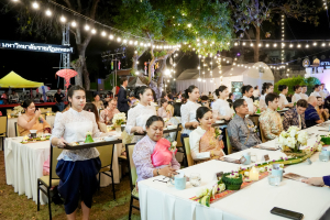 มรภ.เทพสตรี จัดงาน “สำรับกับข้าว 3 บุรี” อย่างงดงามด้วยศิลป์แห่งการจัดสำรับ บูรณาการทุกภาคส่วน ภายใต้การเป็นประธานเปิดงานของผู้ว่าราชการจังหวัดลพบุรี รวมพลัง Soft Power จากนางงาม Mister และศิลปินชื่อดัง ร่วมถ่ายทอดเสน่ห์อาหารท้องถิ่นสู่สังคม เบื้องหลังความสำเร็จเกิดจากการต่อยอดงานวิจัยภาคสนาม สู่การสร้างสรรค์ประสบการณ์อาหารไทยแบบ Fine Dining ยกระดับอาหารท้องถิ่นสู่เวที Soft Power และขับเคลื่อนสู่เศรษฐกิจสร้างสรรค์อย่างเป็นรูปธรรม