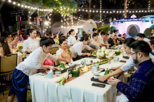 มรภ.เทพสตรี จัดงาน “สำรับกับข้าว 3 บุรี” อย่างงดงามด้วยศิลป์แห่งการจัดสำรับ บูรณาการทุกภาคส่วน ภายใต้การเป็นประธานเปิดงานของผู้ว่าราชการจังหวัดลพบุรี รวมพลัง Soft Power จากนางงาม Mister และศิลปินชื่อดัง ร่วมถ่ายทอดเสน่ห์อาหารท้องถิ่นสู่สังคม เบื้องหลังความสำเร็จเกิดจากการต่อยอดงานวิจัยภาคสนาม สู่การสร้างสรรค์ประสบการณ์อาหารไทยแบบ Fine Dining ยกระดับอาหารท้องถิ่นสู่เวที Soft Power และขับเคลื่อนสู่เศรษฐกิจสร้างสรรค์อย่างเป็นรูปธรรม