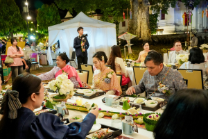 มรภ.เทพสตรี จัดงาน “สำรับกับข้าว 3 บุรี” อย่างงดงามด้วยศิลป์แห่งการจัดสำรับ บูรณาการทุกภาคส่วน ภายใต้การเป็นประธานเปิดงานของผู้ว่าราชการจังหวัดลพบุรี รวมพลัง Soft Power จากนางงาม Mister และศิลปินชื่อดัง ร่วมถ่ายทอดเสน่ห์อาหารท้องถิ่นสู่สังคม เบื้องหลังความสำเร็จเกิดจากการต่อยอดงานวิจัยภาคสนาม สู่การสร้างสรรค์ประสบการณ์อาหารไทยแบบ Fine Dining ยกระดับอาหารท้องถิ่นสู่เวที Soft Power และขับเคลื่อนสู่เศรษฐกิจสร้างสรรค์อย่างเป็นรูปธรรม