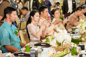 มรภ.เทพสตรี จัดงาน “สำรับกับข้าว 3 บุรี” อย่างงดงามด้วยศิลป์แห่งการจัดสำรับ บูรณาการทุกภาคส่วน ภายใต้การเป็นประธานเปิดงานของผู้ว่าราชการจังหวัดลพบุรี รวมพลัง Soft Power จากนางงาม Mister และศิลปินชื่อดัง ร่วมถ่ายทอดเสน่ห์อาหารท้องถิ่นสู่สังคม เบื้องหลังความสำเร็จเกิดจากการต่อยอดงานวิจัยภาคสนาม สู่การสร้างสรรค์ประสบการณ์อาหารไทยแบบ Fine Dining ยกระดับอาหารท้องถิ่นสู่เวที Soft Power และขับเคลื่อนสู่เศรษฐกิจสร้างสรรค์อย่างเป็นรูปธรรม