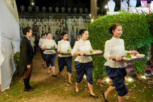 มรภ.เทพสตรี จัดงาน “สำรับกับข้าว 3 บุรี” อย่างงดงามด้วยศิลป์แห่งการจัดสำรับ บูรณาการทุกภาคส่วน ภายใต้การเป็นประธานเปิดงานของผู้ว่าราชการจังหวัดลพบุรี รวมพลัง Soft Power จากนางงาม Mister และศิลปินชื่อดัง ร่วมถ่ายทอดเสน่ห์อาหารท้องถิ่นสู่สังคม เบื้องหลังความสำเร็จเกิดจากการต่อยอดงานวิจัยภาคสนาม สู่การสร้างสรรค์ประสบการณ์อาหารไทยแบบ Fine Dining ยกระดับอาหารท้องถิ่นสู่เวที Soft Power และขับเคลื่อนสู่เศรษฐกิจสร้างสรรค์อย่างเป็นรูปธรรม