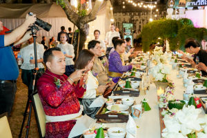 มรภ.เทพสตรี จัดงาน “สำรับกับข้าว 3 บุรี” อย่างงดงามด้วยศิลป์แห่งการจัดสำรับ บูรณาการทุกภาคส่วน ภายใต้การเป็นประธานเปิดงานของผู้ว่าราชการจังหวัดลพบุรี รวมพลัง Soft Power จากนางงาม Mister และศิลปินชื่อดัง ร่วมถ่ายทอดเสน่ห์อาหารท้องถิ่นสู่สังคม เบื้องหลังความสำเร็จเกิดจากการต่อยอดงานวิจัยภาคสนาม สู่การสร้างสรรค์ประสบการณ์อาหารไทยแบบ Fine Dining ยกระดับอาหารท้องถิ่นสู่เวที Soft Power และขับเคลื่อนสู่เศรษฐกิจสร้างสรรค์อย่างเป็นรูปธรรม