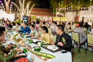 มรภ.เทพสตรี จัดงาน “สำรับกับข้าว 3 บุรี” อย่างงดงามด้วยศิลป์แห่งการจัดสำรับ บูรณาการทุกภาคส่วน ภายใต้การเป็นประธานเปิดงานของผู้ว่าราชการจังหวัดลพบุรี รวมพลัง Soft Power จากนางงาม Mister และศิลปินชื่อดัง ร่วมถ่ายทอดเสน่ห์อาหารท้องถิ่นสู่สังคม เบื้องหลังความสำเร็จเกิดจากการต่อยอดงานวิจัยภาคสนาม สู่การสร้างสรรค์ประสบการณ์อาหารไทยแบบ Fine Dining ยกระดับอาหารท้องถิ่นสู่เวที Soft Power และขับเคลื่อนสู่เศรษฐกิจสร้างสรรค์อย่างเป็นรูปธรรม