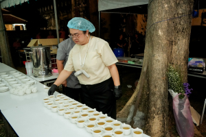 มรภ.เทพสตรี จัดงาน “สำรับกับข้าว 3 บุรี” อย่างงดงามด้วยศิลป์แห่งการจัดสำรับ บูรณาการทุกภาคส่วน ภายใต้การเป็นประธานเปิดงานของผู้ว่าราชการจังหวัดลพบุรี รวมพลัง Soft Power จากนางงาม Mister และศิลปินชื่อดัง ร่วมถ่ายทอดเสน่ห์อาหารท้องถิ่นสู่สังคม เบื้องหลังความสำเร็จเกิดจากการต่อยอดงานวิจัยภาคสนาม สู่การสร้างสรรค์ประสบการณ์อาหารไทยแบบ Fine Dining ยกระดับอาหารท้องถิ่นสู่เวที Soft Power และขับเคลื่อนสู่เศรษฐกิจสร้างสรรค์อย่างเป็นรูปธรรม