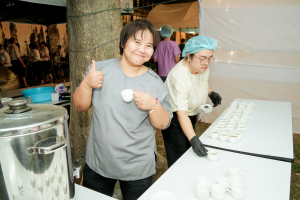 มรภ.เทพสตรี จัดงาน “สำรับกับข้าว 3 บุรี” อย่างงดงามด้วยศิลป์แห่งการจัดสำรับ บูรณาการทุกภาคส่วน ภายใต้การเป็นประธานเปิดงานของผู้ว่าราชการจังหวัดลพบุรี รวมพลัง Soft Power จากนางงาม Mister และศิลปินชื่อดัง ร่วมถ่ายทอดเสน่ห์อาหารท้องถิ่นสู่สังคม เบื้องหลังความสำเร็จเกิดจากการต่อยอดงานวิจัยภาคสนาม สู่การสร้างสรรค์ประสบการณ์อาหารไทยแบบ Fine Dining ยกระดับอาหารท้องถิ่นสู่เวที Soft Power และขับเคลื่อนสู่เศรษฐกิจสร้างสรรค์อย่างเป็นรูปธรรม