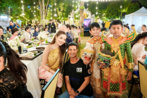 มรภ.เทพสตรี จัดงาน “สำรับกับข้าว 3 บุรี” อย่างงดงามด้วยศิลป์แห่งการจัดสำรับ บูรณาการทุกภาคส่วน ภายใต้การเป็นประธานเปิดงานของผู้ว่าราชการจังหวัดลพบุรี รวมพลัง Soft Power จากนางงาม Mister และศิลปินชื่อดัง ร่วมถ่ายทอดเสน่ห์อาหารท้องถิ่นสู่สังคม เบื้องหลังความสำเร็จเกิดจากการต่อยอดงานวิจัยภาคสนาม สู่การสร้างสรรค์ประสบการณ์อาหารไทยแบบ Fine Dining ยกระดับอาหารท้องถิ่นสู่เวที Soft Power และขับเคลื่อนสู่เศรษฐกิจสร้างสรรค์อย่างเป็นรูปธรรม