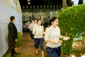 มรภ.เทพสตรี จัดงาน “สำรับกับข้าว 3 บุรี” อย่างงดงามด้วยศิลป์แห่งการจัดสำรับ บูรณาการทุกภาคส่วน ภายใต้การเป็นประธานเปิดงานของผู้ว่าราชการจังหวัดลพบุรี รวมพลัง Soft Power จากนางงาม Mister และศิลปินชื่อดัง ร่วมถ่ายทอดเสน่ห์อาหารท้องถิ่นสู่สังคม เบื้องหลังความสำเร็จเกิดจากการต่อยอดงานวิจัยภาคสนาม สู่การสร้างสรรค์ประสบการณ์อาหารไทยแบบ Fine Dining ยกระดับอาหารท้องถิ่นสู่เวที Soft Power และขับเคลื่อนสู่เศรษฐกิจสร้างสรรค์อย่างเป็นรูปธรรม