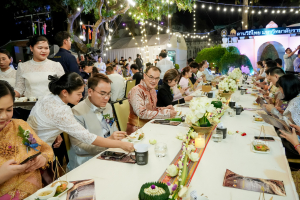 มรภ.เทพสตรี จัดงาน “สำรับกับข้าว 3 บุรี” อย่างงดงามด้วยศิลป์แห่งการจัดสำรับ บูรณาการทุกภาคส่วน ภายใต้การเป็นประธานเปิดงานของผู้ว่าราชการจังหวัดลพบุรี รวมพลัง Soft Power จากนางงาม Mister และศิลปินชื่อดัง ร่วมถ่ายทอดเสน่ห์อาหารท้องถิ่นสู่สังคม เบื้องหลังความสำเร็จเกิดจากการต่อยอดงานวิจัยภาคสนาม สู่การสร้างสรรค์ประสบการณ์อาหารไทยแบบ Fine Dining ยกระดับอาหารท้องถิ่นสู่เวที Soft Power และขับเคลื่อนสู่เศรษฐกิจสร้างสรรค์อย่างเป็นรูปธรรม