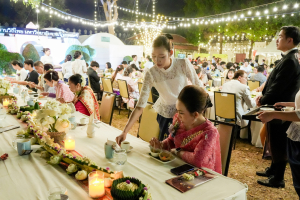 มรภ.เทพสตรี จัดงาน “สำรับกับข้าว 3 บุรี” อย่างงดงามด้วยศิลป์แห่งการจัดสำรับ บูรณาการทุกภาคส่วน ภายใต้การเป็นประธานเปิดงานของผู้ว่าราชการจังหวัดลพบุรี รวมพลัง Soft Power จากนางงาม Mister และศิลปินชื่อดัง ร่วมถ่ายทอดเสน่ห์อาหารท้องถิ่นสู่สังคม เบื้องหลังความสำเร็จเกิดจากการต่อยอดงานวิจัยภาคสนาม สู่การสร้างสรรค์ประสบการณ์อาหารไทยแบบ Fine Dining ยกระดับอาหารท้องถิ่นสู่เวที Soft Power และขับเคลื่อนสู่เศรษฐกิจสร้างสรรค์อย่างเป็นรูปธรรม