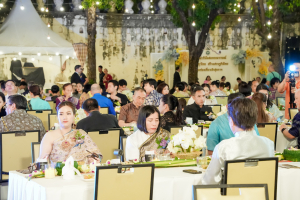 มรภ.เทพสตรี จัดงาน “สำรับกับข้าว 3 บุรี” อย่างงดงามด้วยศิลป์แห่งการจัดสำรับ บูรณาการทุกภาคส่วน ภายใต้การเป็นประธานเปิดงานของผู้ว่าราชการจังหวัดลพบุรี รวมพลัง Soft Power จากนางงาม Mister และศิลปินชื่อดัง ร่วมถ่ายทอดเสน่ห์อาหารท้องถิ่นสู่สังคม เบื้องหลังความสำเร็จเกิดจากการต่อยอดงานวิจัยภาคสนาม สู่การสร้างสรรค์ประสบการณ์อาหารไทยแบบ Fine Dining ยกระดับอาหารท้องถิ่นสู่เวที Soft Power และขับเคลื่อนสู่เศรษฐกิจสร้างสรรค์อย่างเป็นรูปธรรม