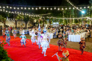 มรภ.เทพสตรี จัดงาน “สำรับกับข้าว 3 บุรี” อย่างงดงามด้วยศิลป์แห่งการจัดสำรับ บูรณาการทุกภาคส่วน ภายใต้การเป็นประธานเปิดงานของผู้ว่าราชการจังหวัดลพบุรี รวมพลัง Soft Power จากนางงาม Mister และศิลปินชื่อดัง ร่วมถ่ายทอดเสน่ห์อาหารท้องถิ่นสู่สังคม เบื้องหลังความสำเร็จเกิดจากการต่อยอดงานวิจัยภาคสนาม สู่การสร้างสรรค์ประสบการณ์อาหารไทยแบบ Fine Dining ยกระดับอาหารท้องถิ่นสู่เวที Soft Power และขับเคลื่อนสู่เศรษฐกิจสร้างสรรค์อย่างเป็นรูปธรรม