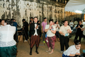 มรภ.เทพสตรี จัดงาน “สำรับกับข้าว 3 บุรี” อย่างงดงามด้วยศิลป์แห่งการจัดสำรับ บูรณาการทุกภาคส่วน ภายใต้การเป็นประธานเปิดงานของผู้ว่าราชการจังหวัดลพบุรี รวมพลัง Soft Power จากนางงาม Mister และศิลปินชื่อดัง ร่วมถ่ายทอดเสน่ห์อาหารท้องถิ่นสู่สังคม เบื้องหลังความสำเร็จเกิดจากการต่อยอดงานวิจัยภาคสนาม สู่การสร้างสรรค์ประสบการณ์อาหารไทยแบบ Fine Dining ยกระดับอาหารท้องถิ่นสู่เวที Soft Power และขับเคลื่อนสู่เศรษฐกิจสร้างสรรค์อย่างเป็นรูปธรรม