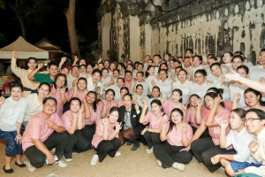 มรภ.เทพสตรี จัดงาน “สำรับกับข้าว 3 บุรี” อย่างงดงามด้วยศิลป์แห่งการจัดสำรับ บูรณาการทุกภาคส่วน ภายใต้การเป็นประธานเปิดงานของผู้ว่าราชการจังหวัดลพบุรี รวมพลัง Soft Power จากนางงาม Mister และศิลปินชื่อดัง ร่วมถ่ายทอดเสน่ห์อาหารท้องถิ่นสู่สังคม เบื้องหลังความสำเร็จเกิดจากการต่อยอดงานวิจัยภาคสนาม สู่การสร้างสรรค์ประสบการณ์อาหารไทยแบบ Fine Dining ยกระดับอาหารท้องถิ่นสู่เวที Soft Power และขับเคลื่อนสู่เศรษฐกิจสร้างสรรค์อย่างเป็นรูปธรรม