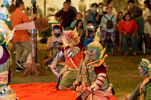 มรภ.เทพสตรี จัดงาน “สำรับกับข้าว 3 บุรี” อย่างงดงามด้วยศิลป์แห่งการจัดสำรับ บูรณาการทุกภาคส่วน ภายใต้การเป็นประธานเปิดงานของผู้ว่าราชการจังหวัดลพบุรี รวมพลัง Soft Power จากนางงาม Mister และศิลปินชื่อดัง ร่วมถ่ายทอดเสน่ห์อาหารท้องถิ่นสู่สังคม เบื้องหลังความสำเร็จเกิดจากการต่อยอดงานวิจัยภาคสนาม สู่การสร้างสรรค์ประสบการณ์อาหารไทยแบบ Fine Dining ยกระดับอาหารท้องถิ่นสู่เวที Soft Power และขับเคลื่อนสู่เศรษฐกิจสร้างสรรค์อย่างเป็นรูปธรรม