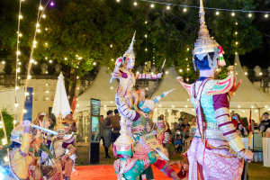 มรภ.เทพสตรี จัดงาน “สำรับกับข้าว 3 บุรี” อย่างงดงามด้วยศิลป์แห่งการจัดสำรับ บูรณาการทุกภาคส่วน ภายใต้การเป็นประธานเปิดงานของผู้ว่าราชการจังหวัดลพบุรี รวมพลัง Soft Power จากนางงาม Mister และศิลปินชื่อดัง ร่วมถ่ายทอดเสน่ห์อาหารท้องถิ่นสู่สังคม เบื้องหลังความสำเร็จเกิดจากการต่อยอดงานวิจัยภาคสนาม สู่การสร้างสรรค์ประสบการณ์อาหารไทยแบบ Fine Dining ยกระดับอาหารท้องถิ่นสู่เวที Soft Power และขับเคลื่อนสู่เศรษฐกิจสร้างสรรค์อย่างเป็นรูปธรรม