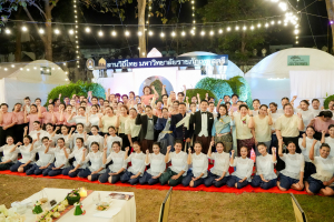 มรภ.เทพสตรี จัดงาน “สำรับกับข้าว 3 บุรี” อย่างงดงามด้วยศิลป์แห่งการจัดสำรับ บูรณาการทุกภาคส่วน ภายใต้การเป็นประธานเปิดงานของผู้ว่าราชการจังหวัดลพบุรี รวมพลัง Soft Power จากนางงาม Mister และศิลปินชื่อดัง ร่วมถ่ายทอดเสน่ห์อาหารท้องถิ่นสู่สังคม เบื้องหลังความสำเร็จเกิดจากการต่อยอดงานวิจัยภาคสนาม สู่การสร้างสรรค์ประสบการณ์อาหารไทยแบบ Fine Dining ยกระดับอาหารท้องถิ่นสู่เวที Soft Power และขับเคลื่อนสู่เศรษฐกิจสร้างสรรค์อย่างเป็นรูปธรรม