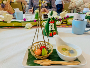 มรภ.เทพสตรี จัดงาน “สำรับกับข้าว 3 บุรี” อย่างงดงามด้วยศิลป์แห่งการจัดสำรับ บูรณาการทุกภาคส่วน ภายใต้การเป็นประธานเปิดงานของผู้ว่าราชการจังหวัดลพบุรี รวมพลัง Soft Power จากนางงาม Mister และศิลปินชื่อดัง ร่วมถ่ายทอดเสน่ห์อาหารท้องถิ่นสู่สังคม เบื้องหลังความสำเร็จเกิดจากการต่อยอดงานวิจัยภาคสนาม สู่การสร้างสรรค์ประสบการณ์อาหารไทยแบบ Fine Dining ยกระดับอาหารท้องถิ่นสู่เวที Soft Power และขับเคลื่อนสู่เศรษฐกิจสร้างสรรค์อย่างเป็นรูปธรรม