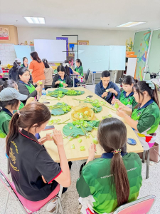 มรภ.เทพสตรี จัดงาน “สำรับกับข้าว 3 บุรี” อย่างงดงามด้วยศิลป์แห่งการจัดสำรับ บูรณาการทุกภาคส่วน ภายใต้การเป็นประธานเปิดงานของผู้ว่าราชการจังหวัดลพบุรี รวมพลัง Soft Power จากนางงาม Mister และศิลปินชื่อดัง ร่วมถ่ายทอดเสน่ห์อาหารท้องถิ่นสู่สังคม เบื้องหลังความสำเร็จเกิดจากการต่อยอดงานวิจัยภาคสนาม สู่การสร้างสรรค์ประสบการณ์อาหารไทยแบบ Fine Dining ยกระดับอาหารท้องถิ่นสู่เวที Soft Power และขับเคลื่อนสู่เศรษฐกิจสร้างสรรค์อย่างเป็นรูปธรรม