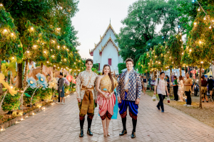 มรภ.เทพสตรี จัดงาน “สำรับกับข้าว 3 บุรี” อย่างงดงามด้วยศิลป์แห่งการจัดสำรับ บูรณาการทุกภาคส่วน ภายใต้การเป็นประธานเปิดงานของผู้ว่าราชการจังหวัดลพบุรี รวมพลัง Soft Power จากนางงาม Mister และศิลปินชื่อดัง ร่วมถ่ายทอดเสน่ห์อาหารท้องถิ่นสู่สังคม เบื้องหลังความสำเร็จเกิดจากการต่อยอดงานวิจัยภาคสนาม สู่การสร้างสรรค์ประสบการณ์อาหารไทยแบบ Fine Dining ยกระดับอาหารท้องถิ่นสู่เวที Soft Power และขับเคลื่อนสู่เศรษฐกิจสร้างสรรค์อย่างเป็นรูปธรรม