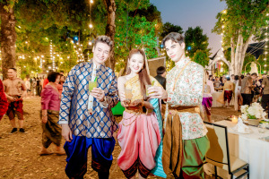 มรภ.เทพสตรี จัดงาน “สำรับกับข้าว 3 บุรี” อย่างงดงามด้วยศิลป์แห่งการจัดสำรับ บูรณาการทุกภาคส่วน ภายใต้การเป็นประธานเปิดงานของผู้ว่าราชการจังหวัดลพบุรี รวมพลัง Soft Power จากนางงาม Mister และศิลปินชื่อดัง ร่วมถ่ายทอดเสน่ห์อาหารท้องถิ่นสู่สังคม เบื้องหลังความสำเร็จเกิดจากการต่อยอดงานวิจัยภาคสนาม สู่การสร้างสรรค์ประสบการณ์อาหารไทยแบบ Fine Dining ยกระดับอาหารท้องถิ่นสู่เวที Soft Power และขับเคลื่อนสู่เศรษฐกิจสร้างสรรค์อย่างเป็นรูปธรรม