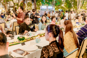 มรภ.เทพสตรี จัดงาน “สำรับกับข้าว 3 บุรี” อย่างงดงามด้วยศิลป์แห่งการจัดสำรับ บูรณาการทุกภาคส่วน ภายใต้การเป็นประธานเปิดงานของผู้ว่าราชการจังหวัดลพบุรี รวมพลัง Soft Power จากนางงาม Mister และศิลปินชื่อดัง ร่วมถ่ายทอดเสน่ห์อาหารท้องถิ่นสู่สังคม เบื้องหลังความสำเร็จเกิดจากการต่อยอดงานวิจัยภาคสนาม สู่การสร้างสรรค์ประสบการณ์อาหารไทยแบบ Fine Dining ยกระดับอาหารท้องถิ่นสู่เวที Soft Power และขับเคลื่อนสู่เศรษฐกิจสร้างสรรค์อย่างเป็นรูปธรรม