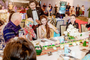 มรภ.เทพสตรี จัดงาน “สำรับกับข้าว 3 บุรี” อย่างงดงามด้วยศิลป์แห่งการจัดสำรับ บูรณาการทุกภาคส่วน ภายใต้การเป็นประธานเปิดงานของผู้ว่าราชการจังหวัดลพบุรี รวมพลัง Soft Power จากนางงาม Mister และศิลปินชื่อดัง ร่วมถ่ายทอดเสน่ห์อาหารท้องถิ่นสู่สังคม เบื้องหลังความสำเร็จเกิดจากการต่อยอดงานวิจัยภาคสนาม สู่การสร้างสรรค์ประสบการณ์อาหารไทยแบบ Fine Dining ยกระดับอาหารท้องถิ่นสู่เวที Soft Power และขับเคลื่อนสู่เศรษฐกิจสร้างสรรค์อย่างเป็นรูปธรรม