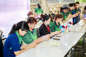 มรภ.เทพสตรี จัดงาน “สำรับกับข้าว 3 บุรี” อย่างงดงามด้วยศิลป์แห่งการจัดสำรับ บูรณาการทุกภาคส่วน ภายใต้การเป็นประธานเปิดงานของผู้ว่าราชการจังหวัดลพบุรี รวมพลัง Soft Power จากนางงาม Mister และศิลปินชื่อดัง ร่วมถ่ายทอดเสน่ห์อาหารท้องถิ่นสู่สังคม เบื้องหลังความสำเร็จเกิดจากการต่อยอดงานวิจัยภาคสนาม สู่การสร้างสรรค์ประสบการณ์อาหารไทยแบบ Fine Dining ยกระดับอาหารท้องถิ่นสู่เวที Soft Power และขับเคลื่อนสู่เศรษฐกิจสร้างสรรค์อย่างเป็นรูปธรรม