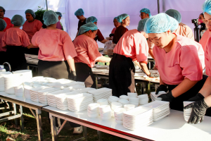 มรภ.เทพสตรี จัดงาน “สำรับกับข้าว 3 บุรี” อย่างงดงามด้วยศิลป์แห่งการจัดสำรับ บูรณาการทุกภาคส่วน ภายใต้การเป็นประธานเปิดงานของผู้ว่าราชการจังหวัดลพบุรี รวมพลัง Soft Power จากนางงาม Mister และศิลปินชื่อดัง ร่วมถ่ายทอดเสน่ห์อาหารท้องถิ่นสู่สังคม เบื้องหลังความสำเร็จเกิดจากการต่อยอดงานวิจัยภาคสนาม สู่การสร้างสรรค์ประสบการณ์อาหารไทยแบบ Fine Dining ยกระดับอาหารท้องถิ่นสู่เวที Soft Power และขับเคลื่อนสู่เศรษฐกิจสร้างสรรค์อย่างเป็นรูปธรรม