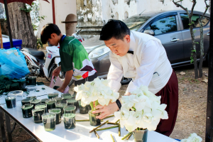 มรภ.เทพสตรี จัดงาน “สำรับกับข้าว 3 บุรี” อย่างงดงามด้วยศิลป์แห่งการจัดสำรับ บูรณาการทุกภาคส่วน ภายใต้การเป็นประธานเปิดงานของผู้ว่าราชการจังหวัดลพบุรี รวมพลัง Soft Power จากนางงาม Mister และศิลปินชื่อดัง ร่วมถ่ายทอดเสน่ห์อาหารท้องถิ่นสู่สังคม เบื้องหลังความสำเร็จเกิดจากการต่อยอดงานวิจัยภาคสนาม สู่การสร้างสรรค์ประสบการณ์อาหารไทยแบบ Fine Dining ยกระดับอาหารท้องถิ่นสู่เวที Soft Power และขับเคลื่อนสู่เศรษฐกิจสร้างสรรค์อย่างเป็นรูปธรรม