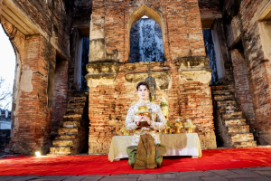 มรภ.เทพสตรี จัดงาน “สำรับกับข้าว 3 บุรี” อย่างงดงามด้วยศิลป์แห่งการจัดสำรับ บูรณาการทุกภาคส่วน ภายใต้การเป็นประธานเปิดงานของผู้ว่าราชการจังหวัดลพบุรี รวมพลัง Soft Power จากนางงาม Mister และศิลปินชื่อดัง ร่วมถ่ายทอดเสน่ห์อาหารท้องถิ่นสู่สังคม เบื้องหลังความสำเร็จเกิดจากการต่อยอดงานวิจัยภาคสนาม สู่การสร้างสรรค์ประสบการณ์อาหารไทยแบบ Fine Dining ยกระดับอาหารท้องถิ่นสู่เวที Soft Power และขับเคลื่อนสู่เศรษฐกิจสร้างสรรค์อย่างเป็นรูปธรรม