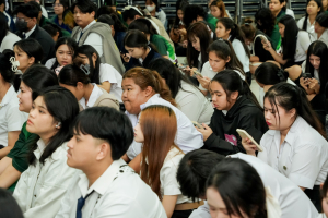 กองพัฒนานักศึกษา จัดประชุมชี้แจงแนวทางการกู้ยืมเงิน กยศ. ภาคเรียนที่ 1/2569 สำหรับกลุ่มผู้กู้ต่อเนื่อง มุ่งเน้นความเข้าใจในหลักเกณฑ์และระเบียบปฏิบัติ