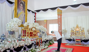 มรภ.เทพสตรี ร่วมพิธีสวดพระพุทธมนต์และเจริญจิตภาวนา อุทิศถวายพระราชกุศลแด่ สมเด็จพระนางเจ้าสิริกิติ์ พระบรมราชินีนาถ พระบรมราชชนนีพันปีหลวง