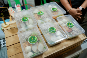 อธิการบดี มรภ.เทพสตรี นำคณะผู้บริหาร เยี่ยมชมเทศกาลกินปลาและของดีเมืองสิงห์ ประจำปี พ.ศ. 2569 พร้อมศึกษาอัตลักษณ์อาหารพื้นถิ่น ต่อยอดโครงการ 