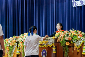 รร.สาธิต มรภ.เทพสตรี จัดพิธีมอบประกาศนียบัตรการสำเร็จการศึกษาแก่นักเรียนชั้นมัธยมศึกษาปีที่ 3 และชั้นมัธยมศึกษาปีที่ 6 ประจำปีการศึกษา 2568