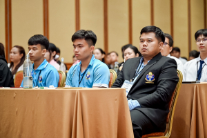 มรภ.เทพสตรี ส่งเสริมผู้นำนักศึกษาร่วมสัมมนา 