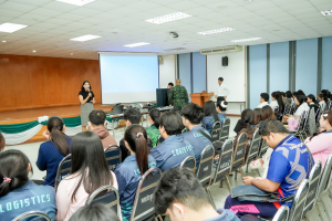 สาขาวิชาการจัดการโลจิสติกส์ จัดอบรมทักษะการควบคุมอากาศยานไร้คนขับ (Drone) มุ่งสร้างบุคลากรโลจิสติกส์ยุคดิจิทัล